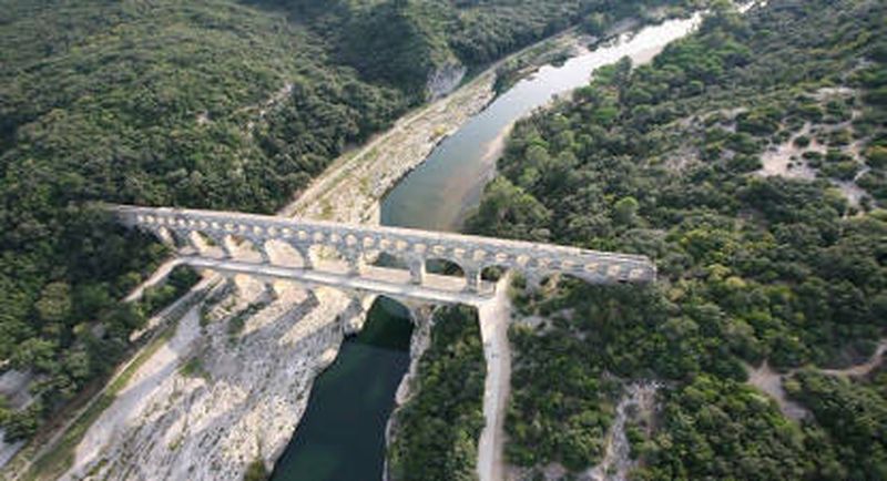 Baptême de l'air en avion Biplan depuis Nîmes et survol du pont du Gard