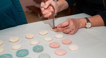 Cours de cuisine pour réaliser vos macarons près de Lyon