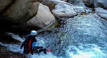 Canyoning sportif dans les Cévennes - Gorges du Chassezac