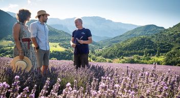 Visite guidée au sein d'une distillerie de lavande - Massif du Vercors