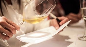 Visite de caves historiques et dégustation de vins à Gordes