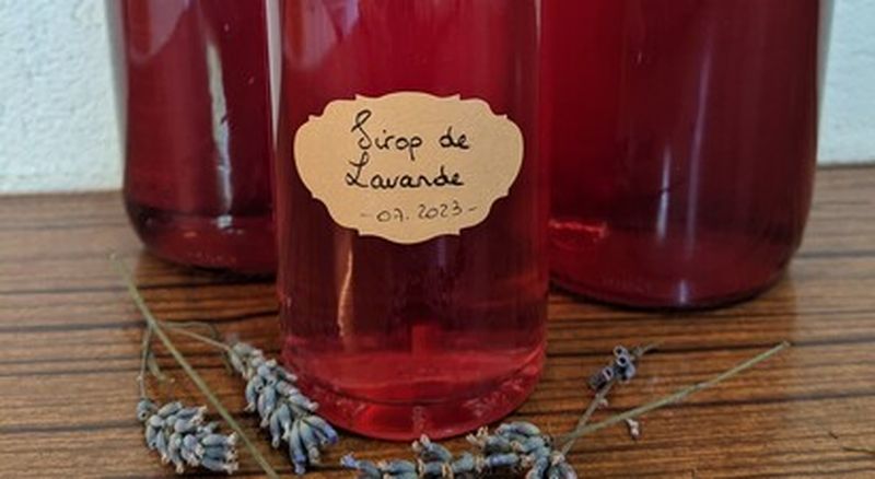 Atelier fabrication de sirop au sein d'une conserverie artisanale - Parc des Écrins