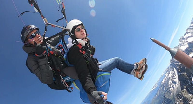 Vol en Parapente au départ de l'Aiguille du Midi à Chamonix