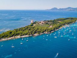 Croisière en catamaran aux îles de Lérins depuis Saint-Raphaël avec repas