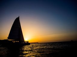 Croisière semi-privée au coucher du soleil à Santorin depuis le port de Vlychada