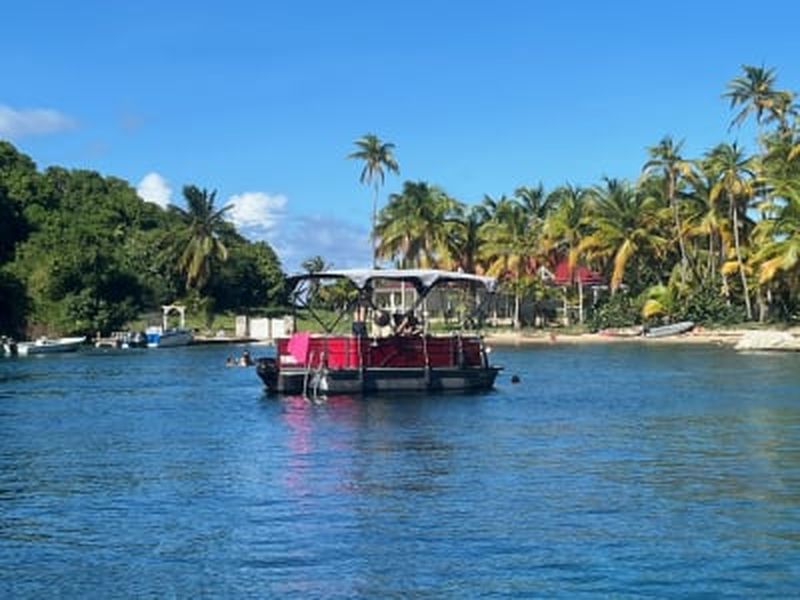 Location de bateau sans permis aux Saintes, en Guadeloupe