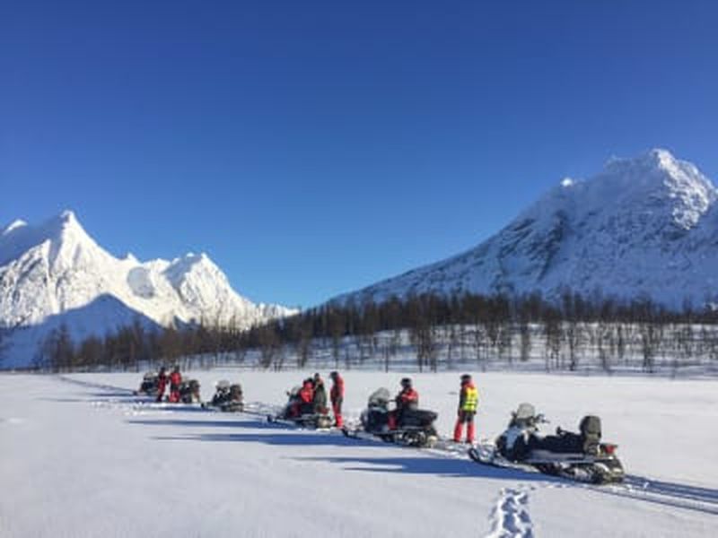 Excursion en motoneige dans les Alpes de Lyngen depuis Svensby