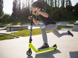 Cours de trottinette freestyle à Issy-les-Moulineaux près de Paris