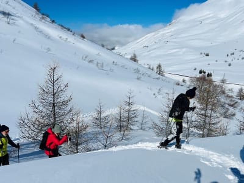 Randonnée en raquettes de nuit près de La Grave dans les Écrins