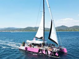 Croisière en catamaran à l'archipel des Glénan dans le Finistère depuis La Forêt-Fouesnant