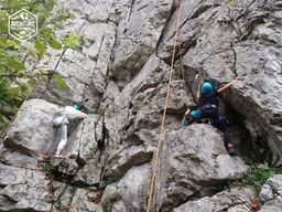 Session d'escalade dans la Vallée d'Ossau près d'Oloron-Sainte-Marie