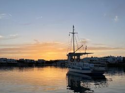 Excursion en bateau au coucher du soleil à Paros dans la baie de Parikia