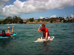 Cours de surf à Saint-François, Guadeloupe