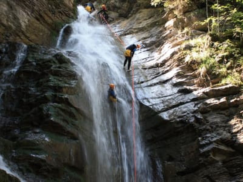 Initiation au canyoning dans le canyon de Nyon à Morzine