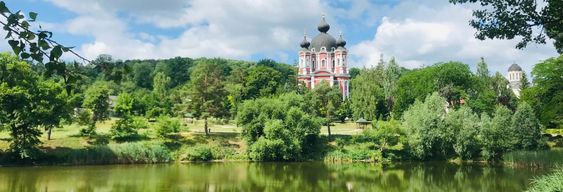 Domaine viticole de Cricova + Monastères d'Orheiul Vechi et de Curchi