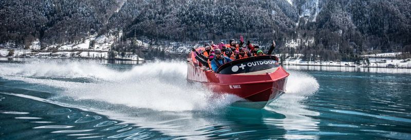 Balade en bateau à moteur sur le lac de Brienz
