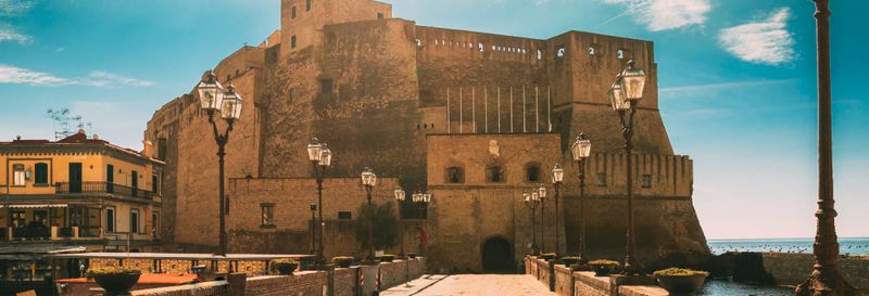 Visite guidée du Borgo Marinari et du Castel Nuovo