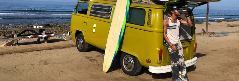 Excursion à Malibu en van Volkswagen + Surf