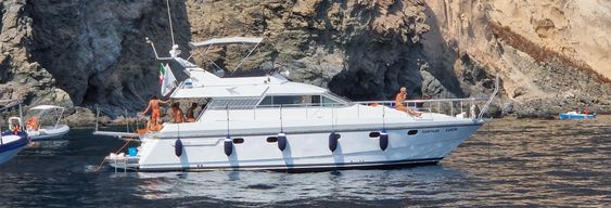 Balade en bateau le long des côtes de l’île Pantelleria