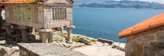 Visite théâtralisée dans Combarro