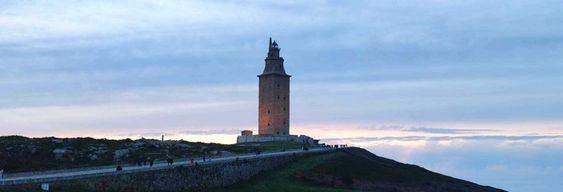 Free tour dans le parc de sculptures de la tour d'Hercule