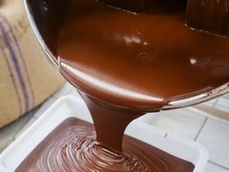 Atelier création d'une tablette de chocolat gastronomique à Lyon