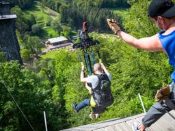Tyrolienne géante depuis le Viaduc de la Souleuvre (14)