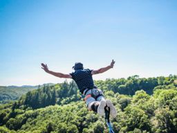 Saut à l'élastique depuis le Viaduc de la Souleuvre (14)