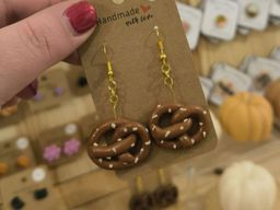 Atelier création de boucles d'oreilles Bretzel à Strasbourg (67)