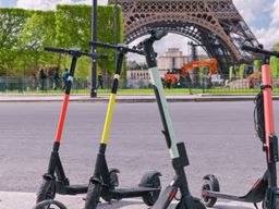 Balade à trottinette électrique à Paris
