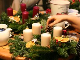Atelier couronne de l'Avent à Strasbourg (67)