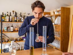 Atelier fabrication de votre Pastis à Aix-en-Provence (13)