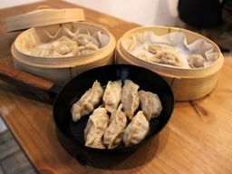 Atelier cuisine fabrication de raviolis et gyozas à Lyon