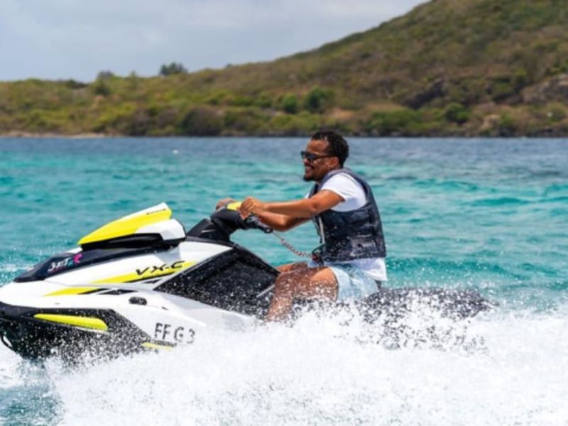 Balade en jet ski dans la Baie du Marin en Martinique (972)