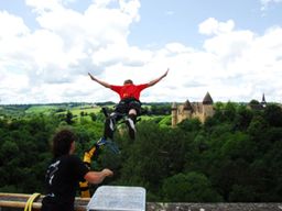 Saut à l'élastique depuis le Viaduc de Culan (18)