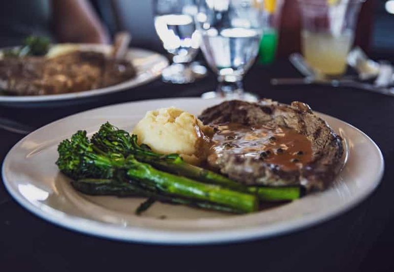 Lac Tahoe : dîner-croisière au coucher du soleil