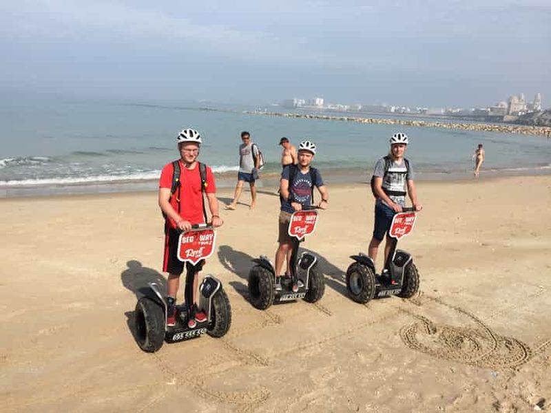 Visite privée d'une heure de la plage de Cadix en « Segwayx2 » exclusivement pour les couples