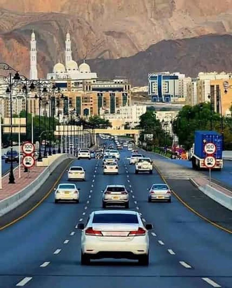 Visite d'une demi-journée à Mascate : mosquée, palais et souk (petit groupe)