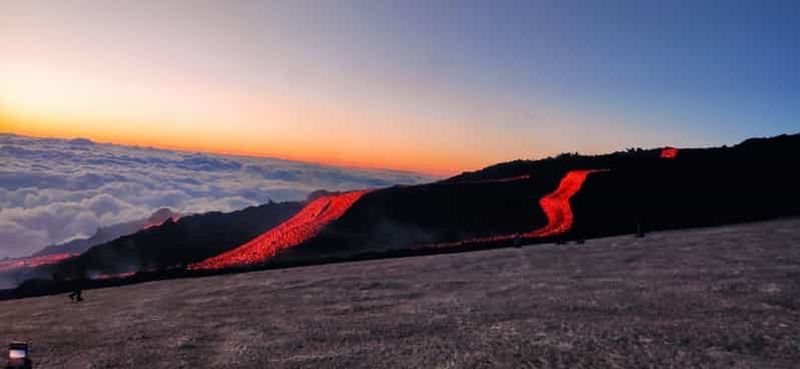 Excursion sur l'Etna au départ de Catane avec téléphérique et 4x4 jusqu'à 3340 mètres.