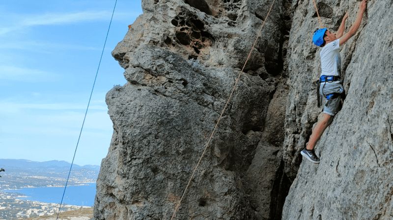 Cassis - La Ciotat : Classe d'escalade au Cap Canaille