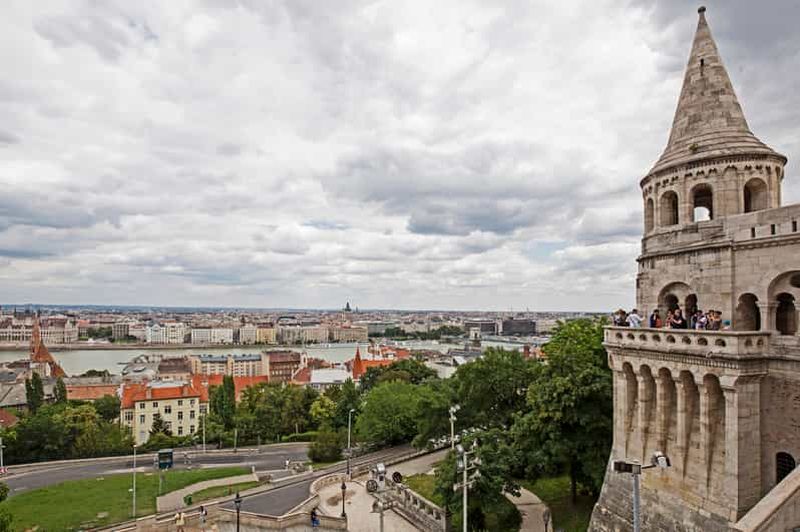 Budapest : Promenade dans le quartier des châteaux avec entrée à l'église Matthias