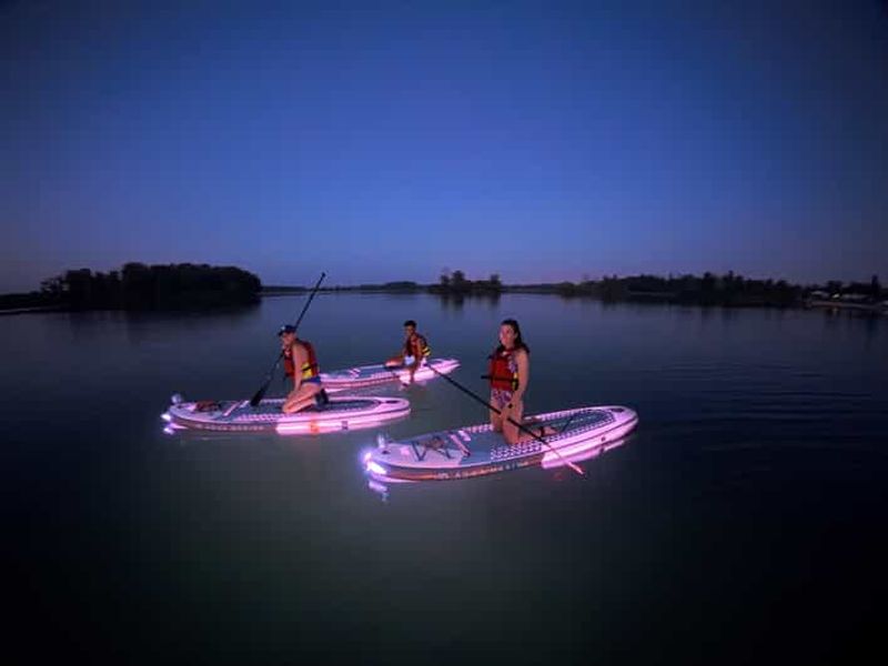 Lyon : Coucher de soleil Apéro en Paddle lumineux au Parc de Miribel Jonage