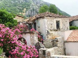 Visite de Porto Palermo, Qeparo et la cascade de Borsh
