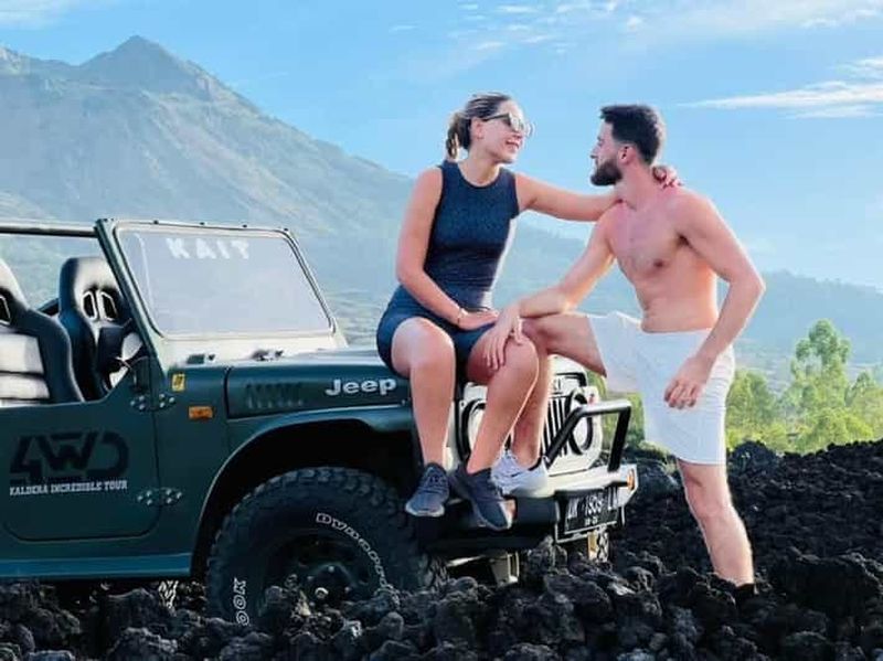 Ubud : Excursion en jeep au lever du soleil sur le Mont Batur et visite d'une source d'eau chaude naturelle