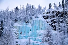 Au départ de Rovaniemi : excursion au canyon de Korouoma et aux chutes d'eau gelées