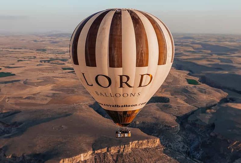 Cappadoce : vol en montgolfière au-dessus de la vallée de Soganli