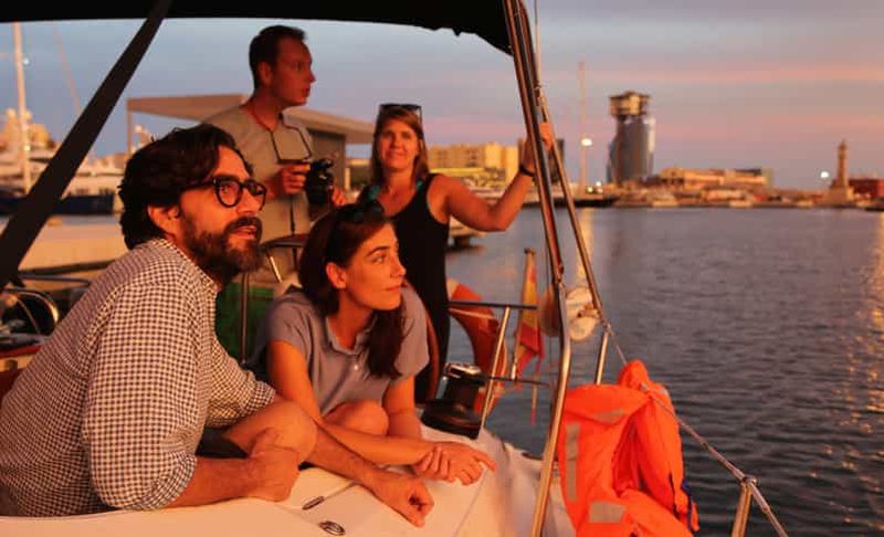 Barcelone : croisière au coucher du soleil avec tapas et open bar