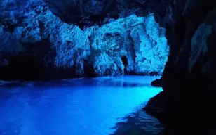 Excursion en bateau rapide dans les grottes bleues depuis Trogir