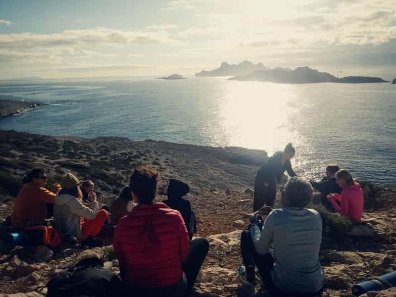 Parc National des Calanques : Yoga & Hike Marseilleveyre