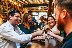 Visite gastronomique de Séville avec Tapas et boissons en compagnie d'un local